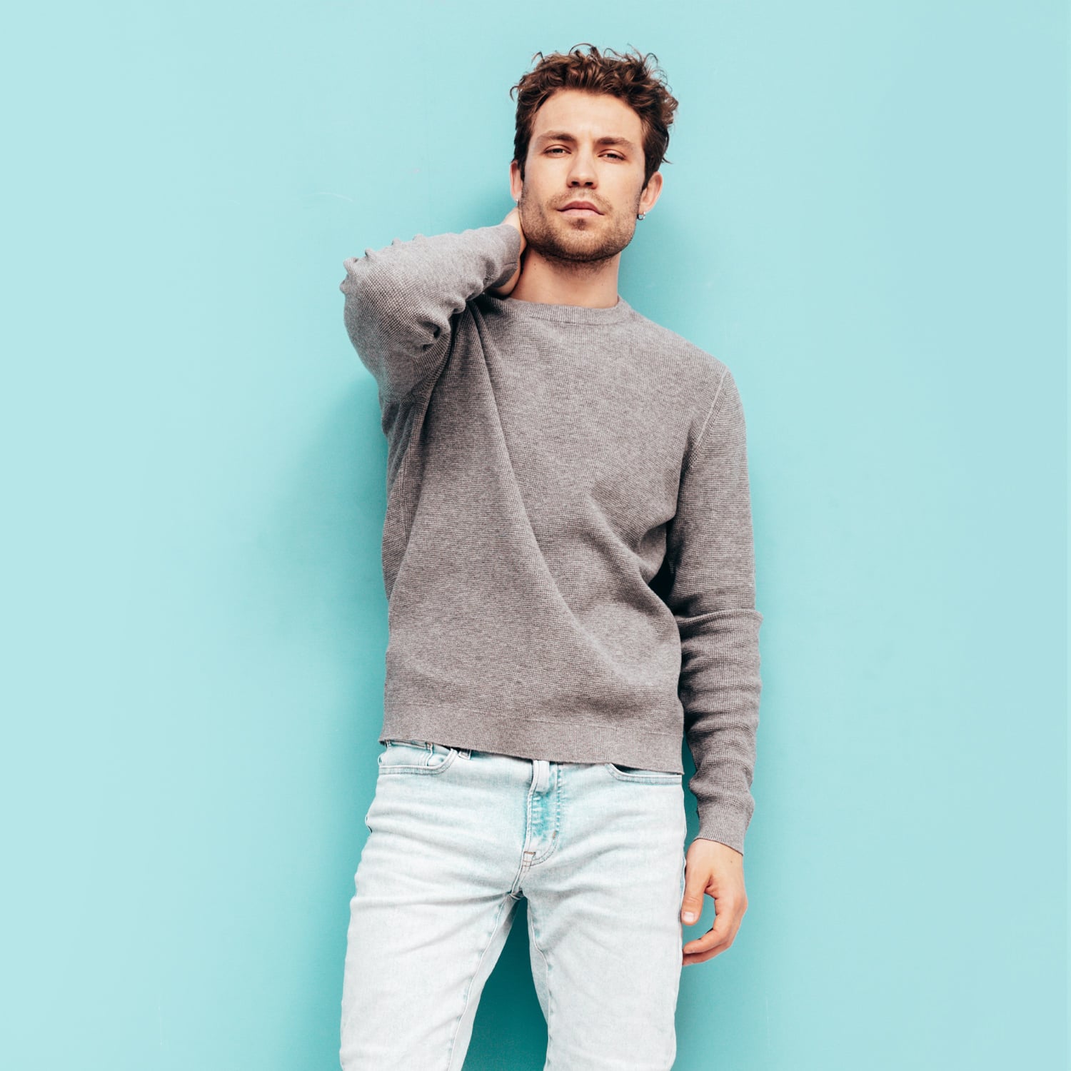 catalog-categories-fashion-men-men-apparel-men-sweaters-gray-sweater-gray-sweater-2.jpg - e6b50c5b