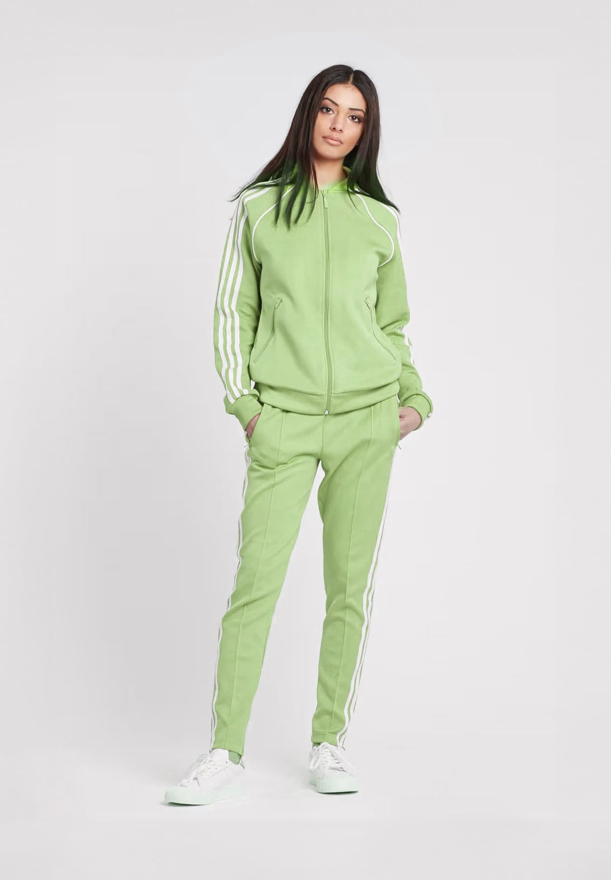 catalog-categories-fashion-sportswear-women-activewear-sport-tracksuit-sport-tracksuit-variant-color-green.jpg - 32d13f91