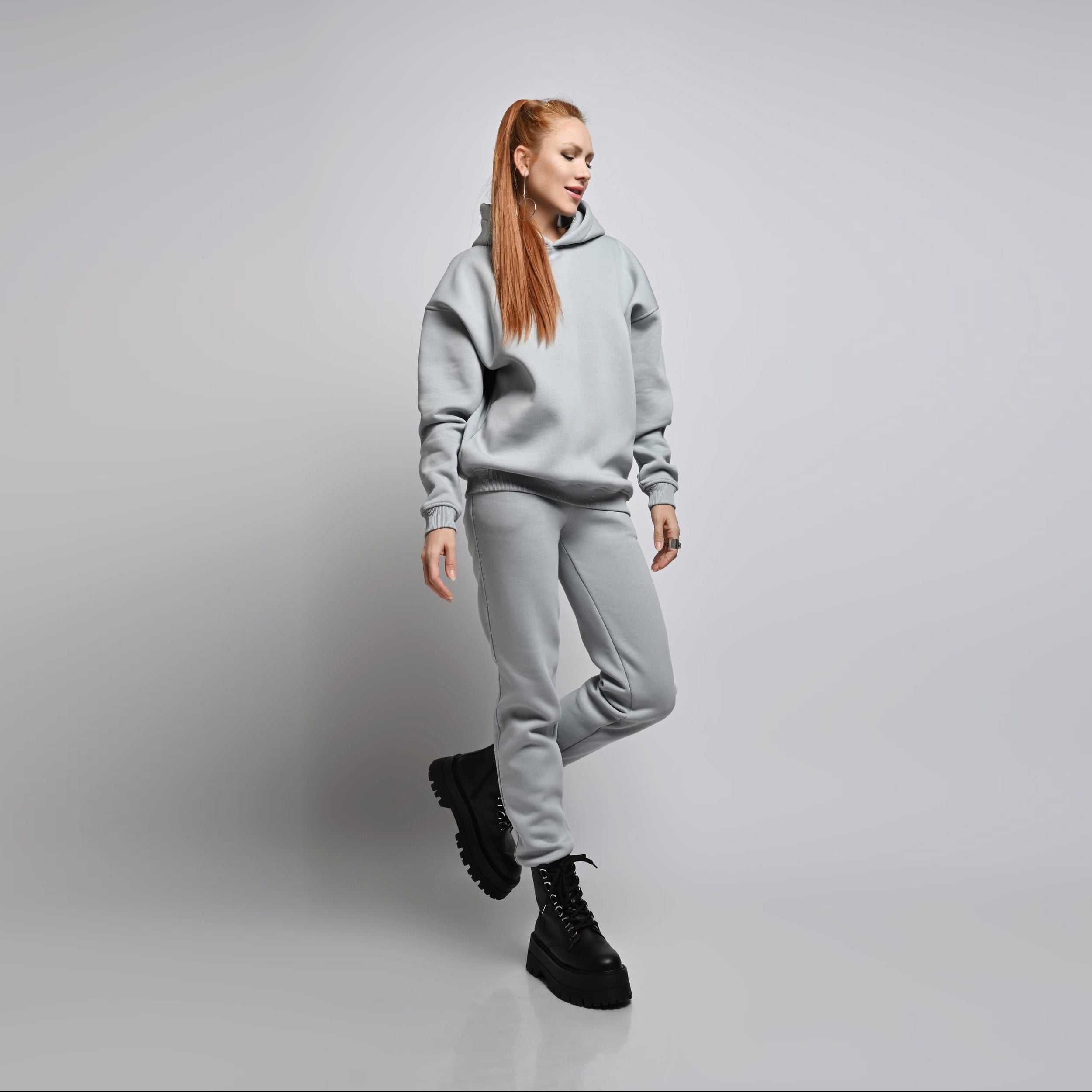 catalog-categories-fashion-women-women-bottoms-women-hoodies-silver-hoodie-silver-hoodie-3.jpg - eabc48f6