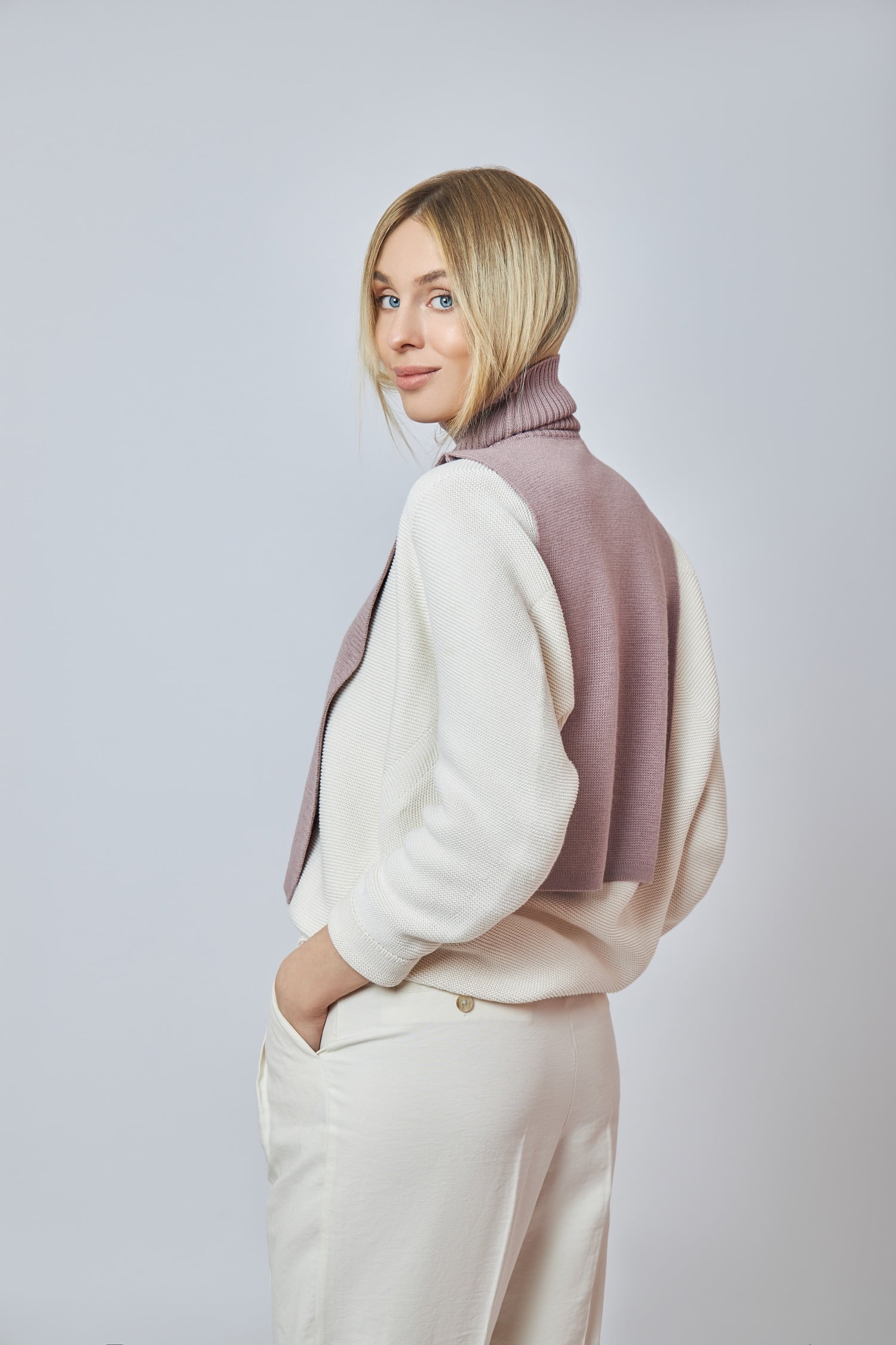 catalog-categories-fashion-women-women-dresses-knitwear-knit-turtlenecks-turtleneck-05-turtleneck-05-1.jpg - 02023d95