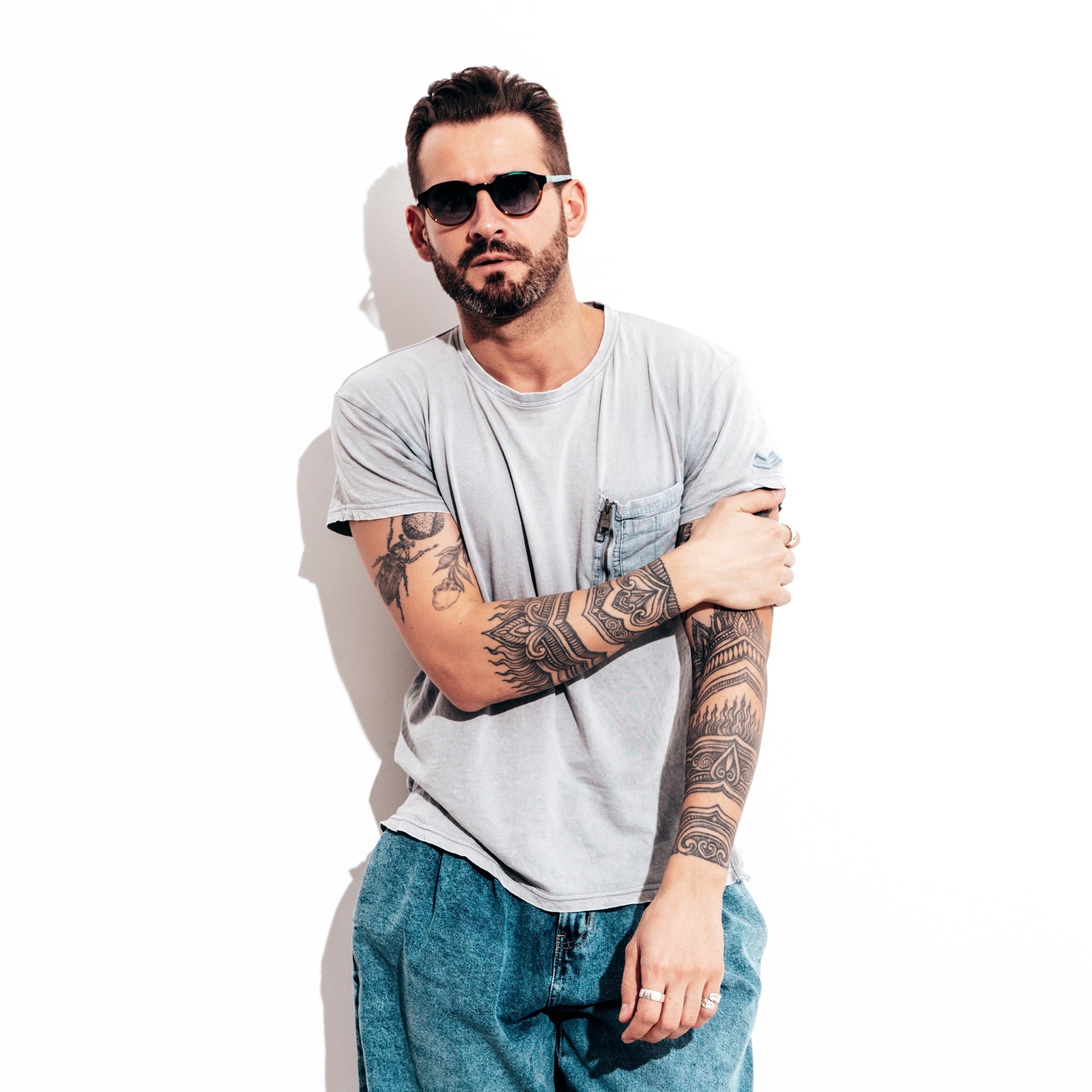 catalog-categories-fashion-men-men-apparel-men-tshirts-gray-t-shirt-gray-t-shirt-2.jpg - 8eb9c226