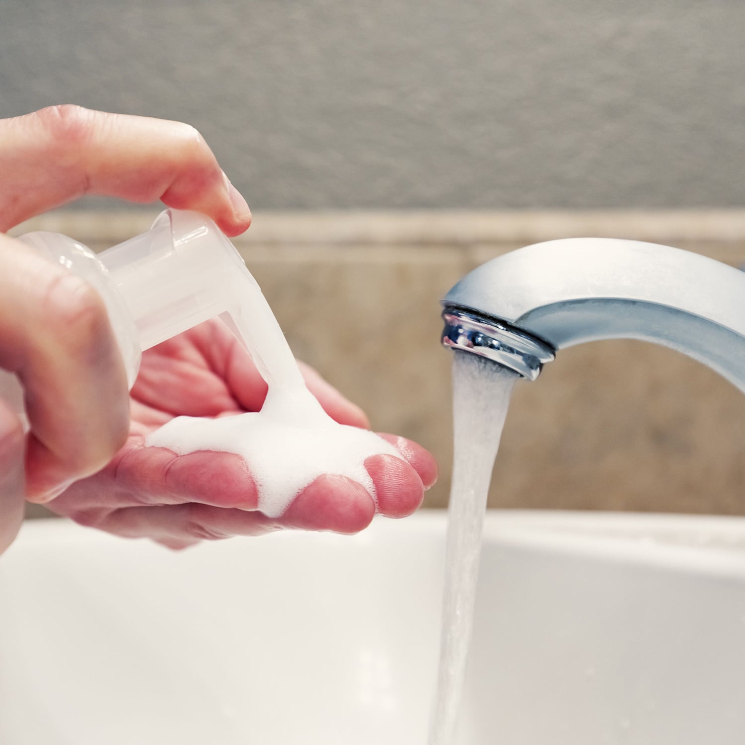 catalog-categories-health-beauty-bath-body-soaps-liquid-soap-liquid-soap-1.jpg - f1c2a3ab