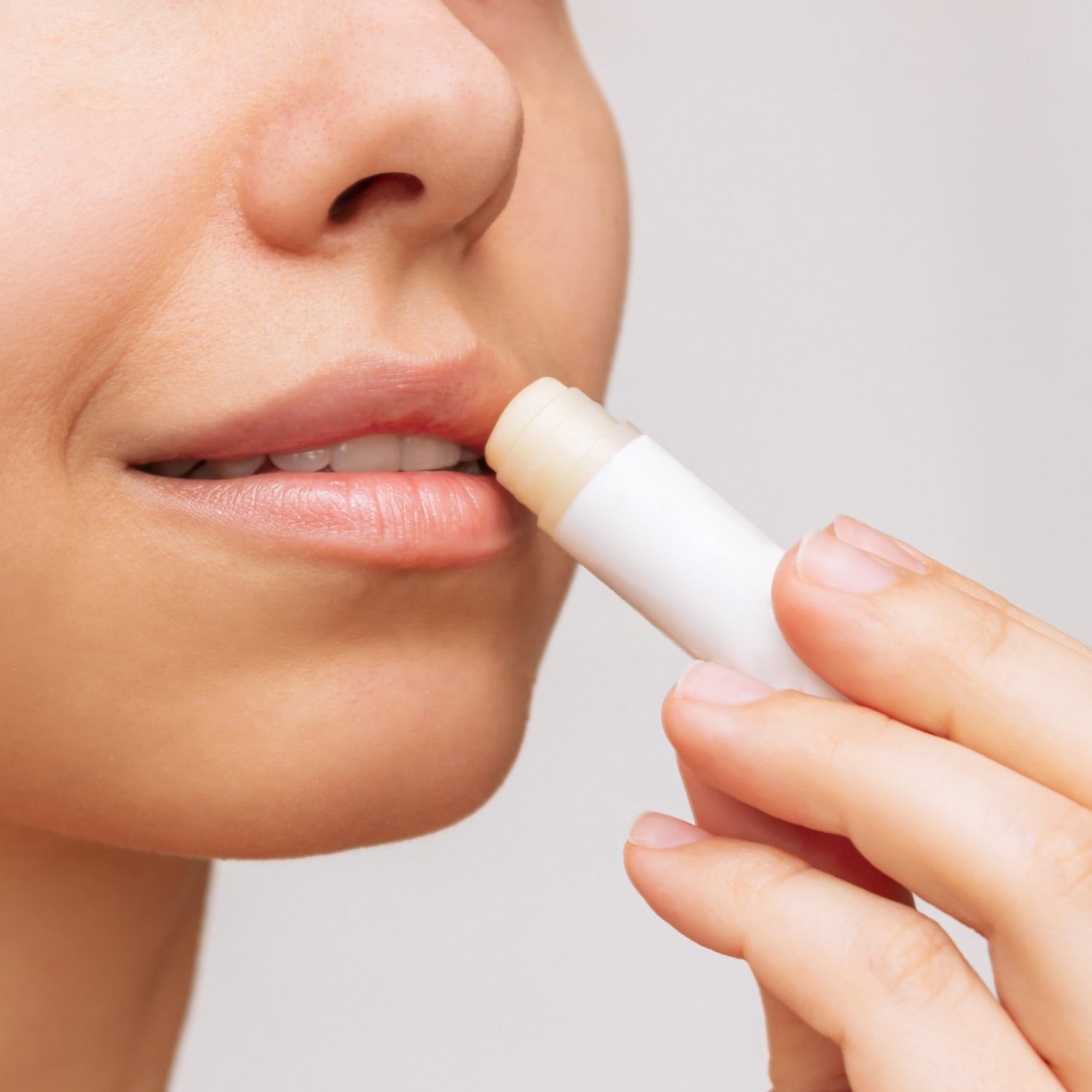 catalog-categories-health-beauty-beauty-lips-makeup-lip-balm-lip-balm-01-lip-balm-01-1.jpg - bb4a4116